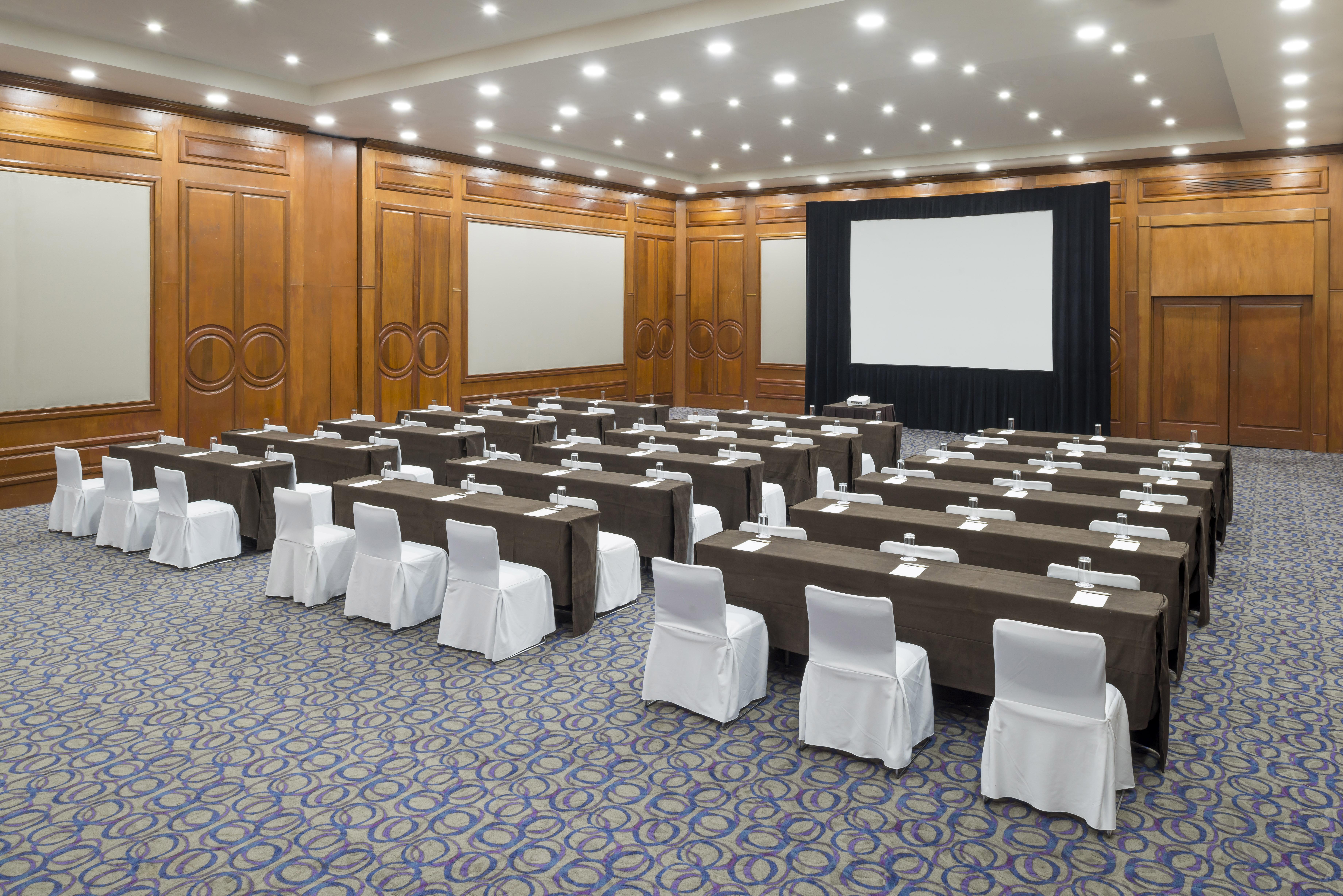 Camino Real Guadalajara Hotel Запопан Екстериор снимка A typical conference room