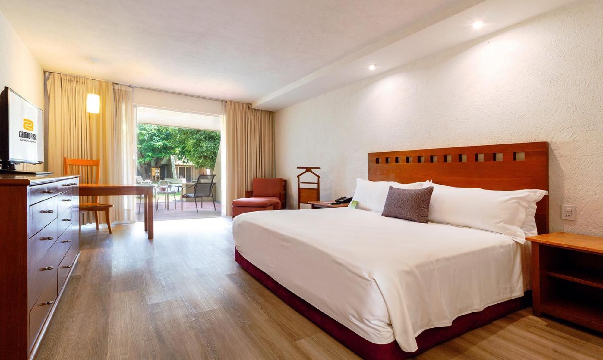 Camino Real Guadalajara Hotel Запопан Екстериор снимка A room at the hotel