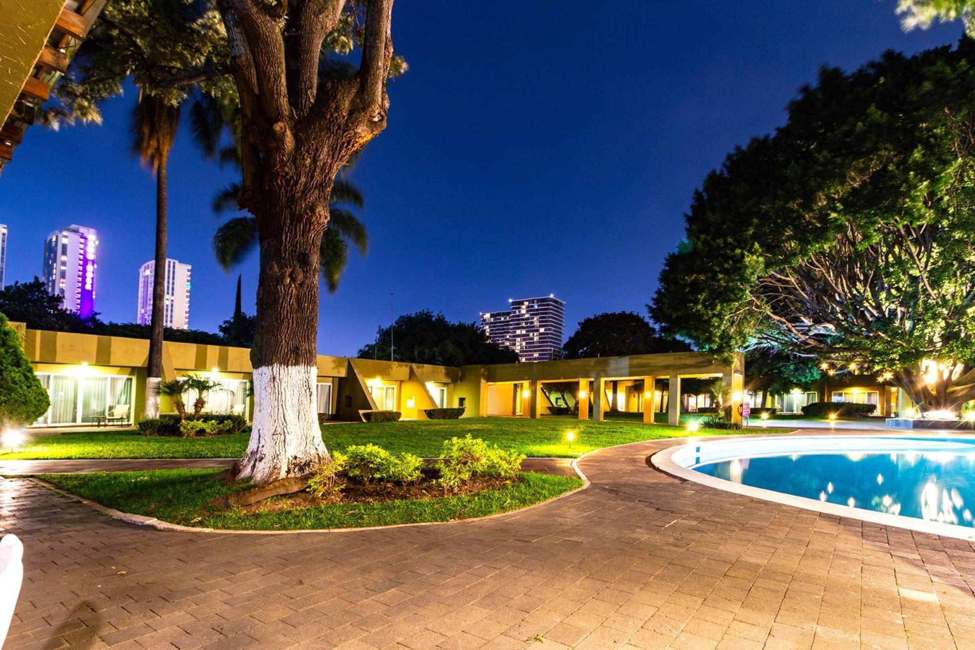 Camino Real Guadalajara Hotel Запопан Екстериор снимка