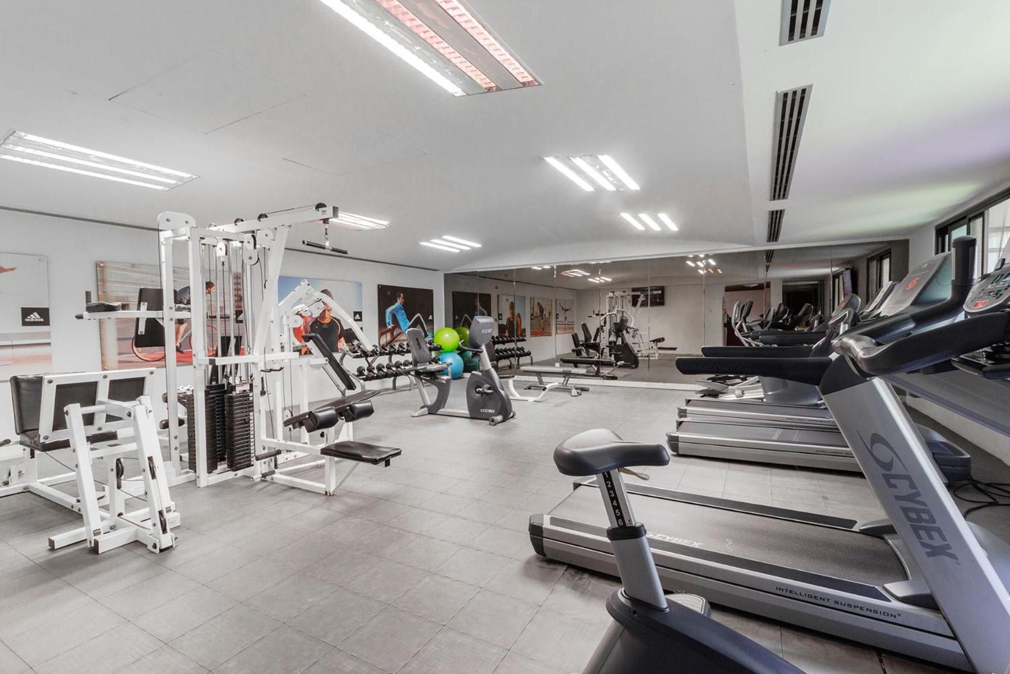 Camino Real Guadalajara Hotel Запопан Екстериор снимка The gym at the University of Law, Birmingham